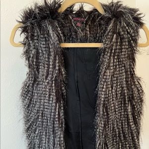 Fury vest Material Girl